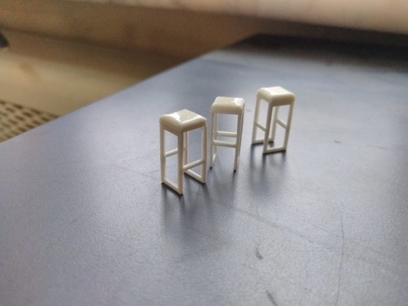Набор миниатюрной мебели для макета.
